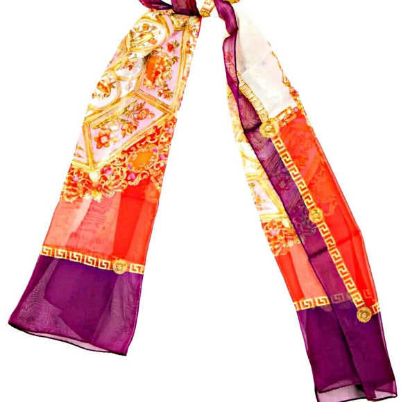 🥰 VERSACE GREEK KEY SHEER SILK SHAWL SCARF NWT RARE 🥰 - Picture 4 of 7